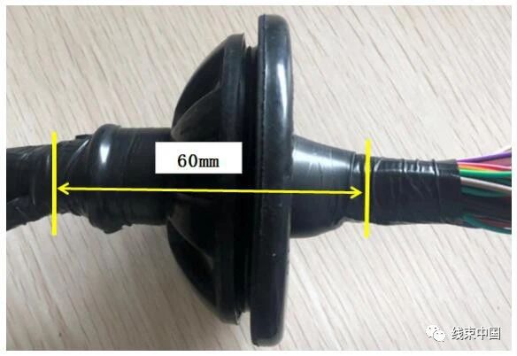 浅谈乘用车线束穿越防火墙时的密封设计